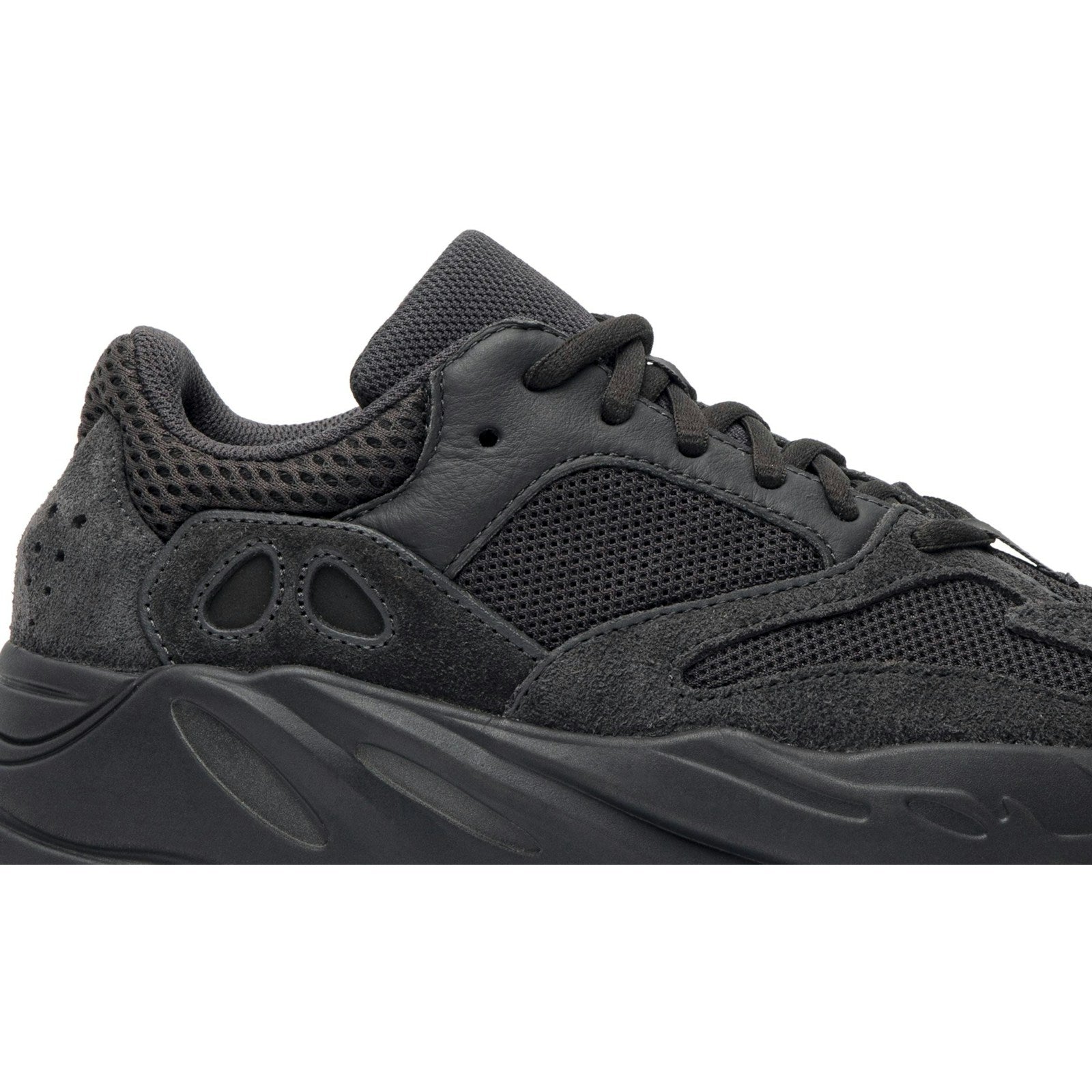 ADIDAS YEEZY BOOST 700 UTILITY BLACK