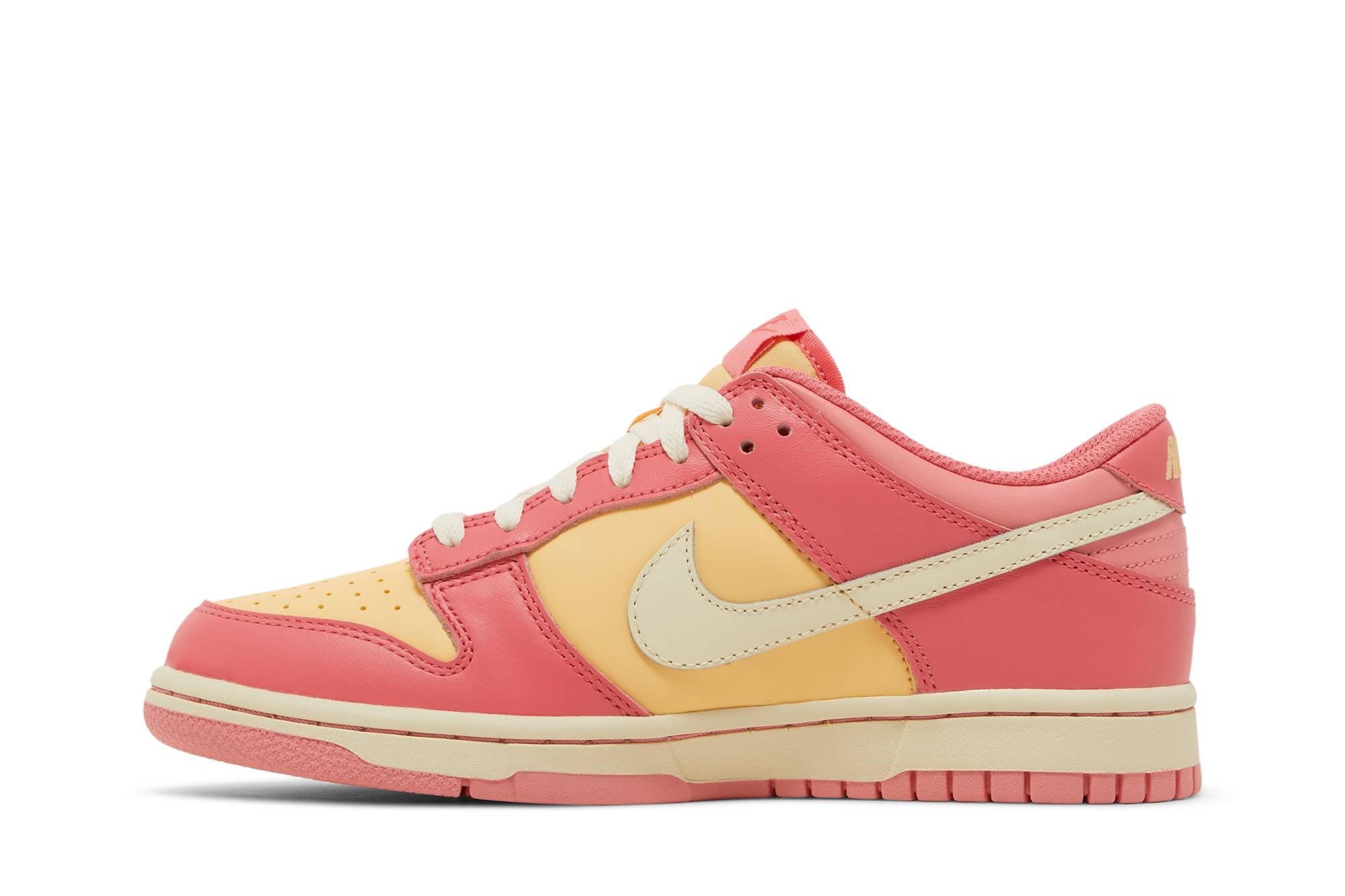 NIKE DUNK LOW ‘STRAWBERRY PEACH CREAM’