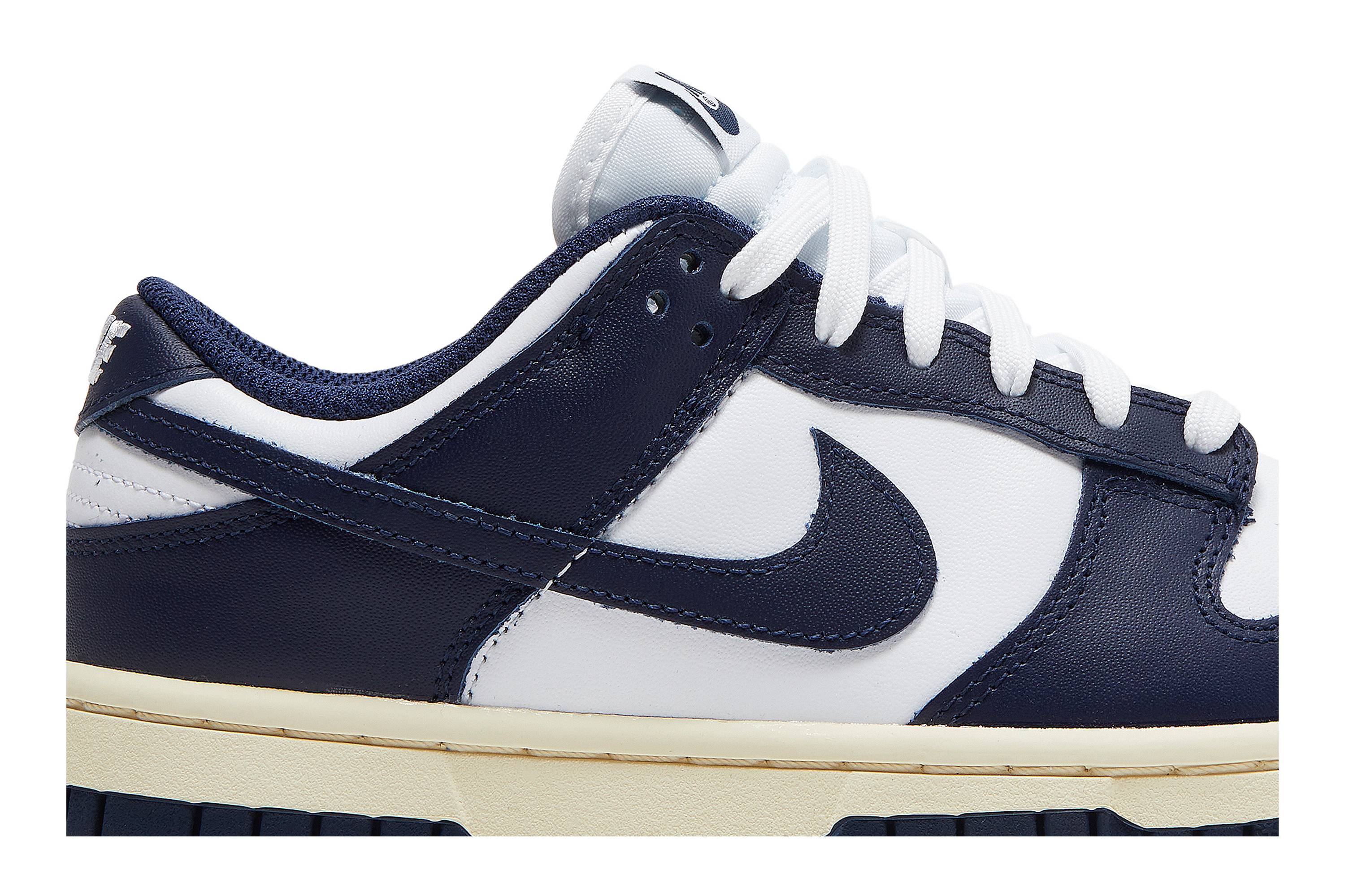 Nike Dunk Low ‘Vintage Navy’